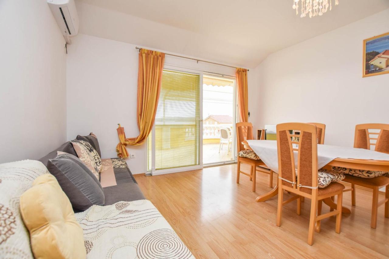 Apartments Dandelion Biograd Na Moru Eksteriør bilde